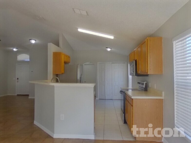Building Photo - 981 Yellowbird Ave