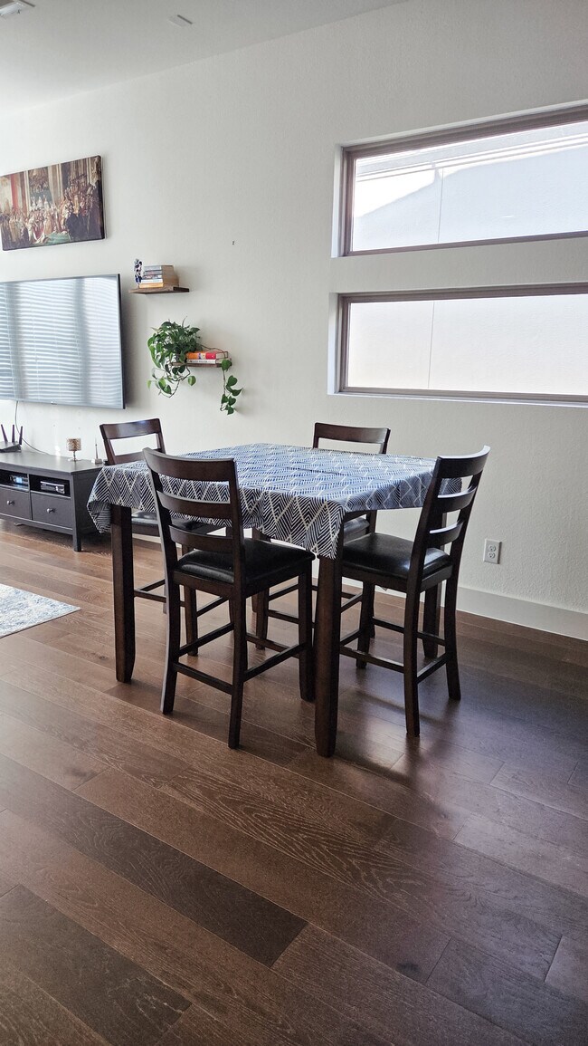 Building Photo - 7859 Verona Pl