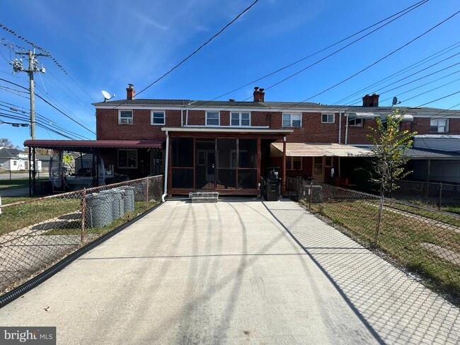 Building Photo - 7908 Wallace Rd