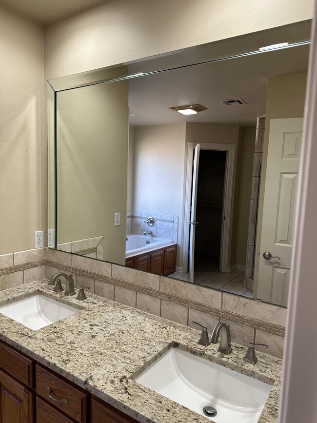 Building Photo - 4616 Alpine Pl