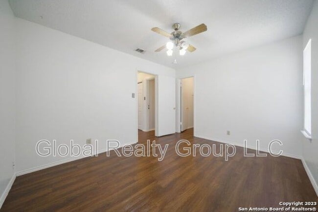 Building Photo - 818 Station St