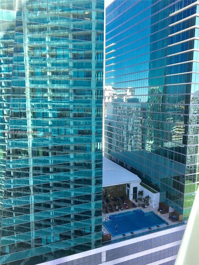 Building Photo - 200 Biscayne Blvd Way