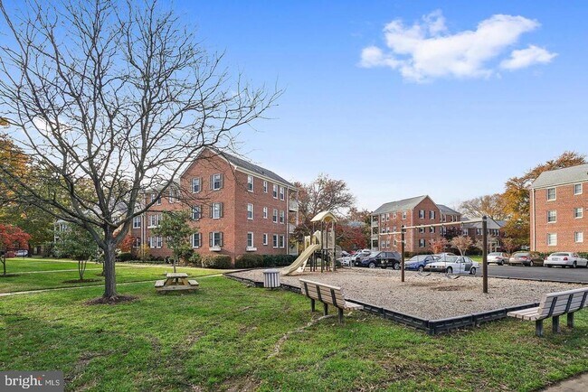 Building Photo - 6500 Boulevard View
