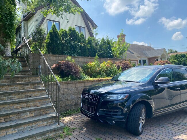 Building Photo - 58 Hicks Ln