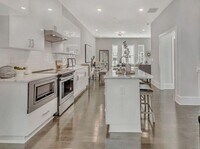 Building Photo - 456 Parkway Dr NE