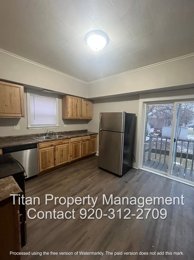 Building Photo - 714 Central St