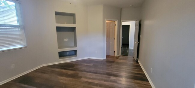 Building Photo - 2540 Spring Valley Loop