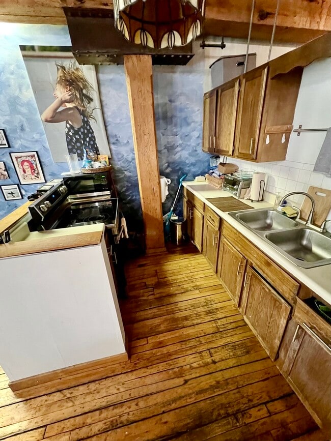 Building Photo - 711 S Dearborn St