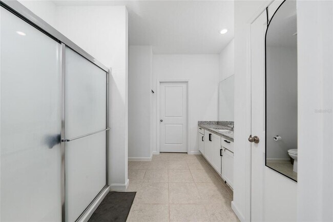 Building Photo - 1485 Effra Wy