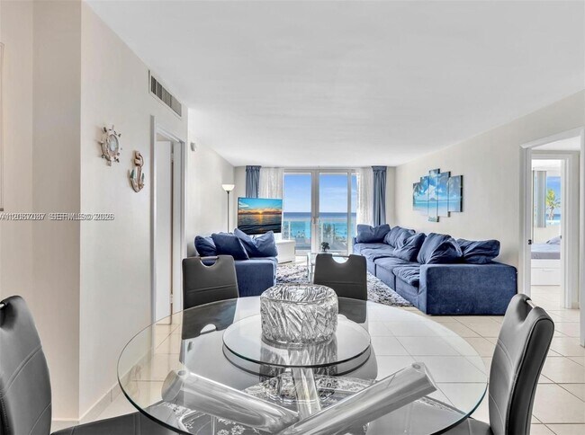 Building Photo - 3140 S Ocean Dr