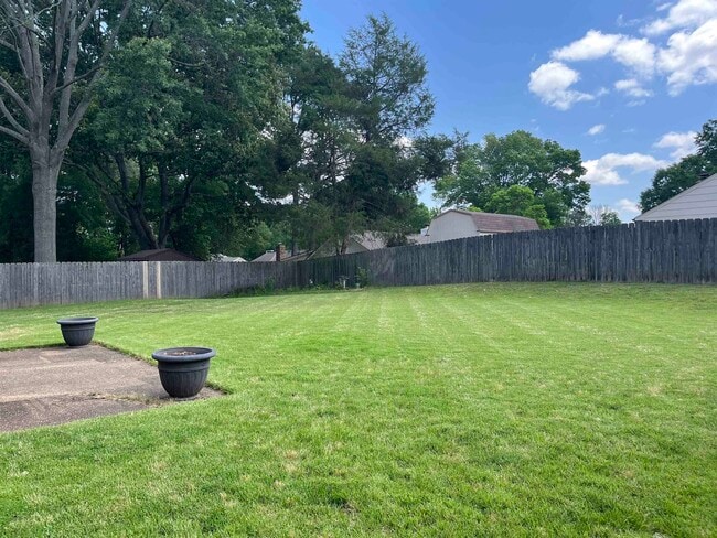 Building Photo - 1800 Allenby Rd