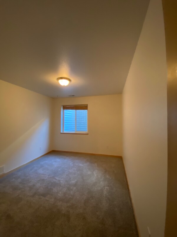 Building Photo - 4644 Brenton Dr