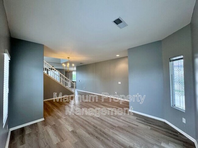 Building Photo - 32358 Gardenvail Dr