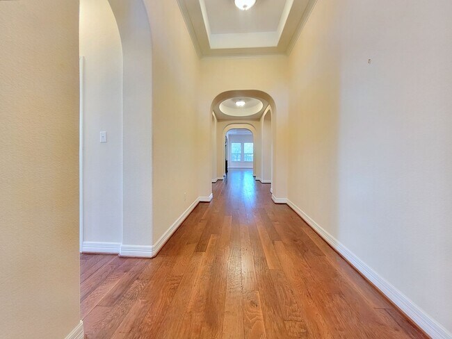 Building Photo - Large 3 Bedroom, 2.5 Bathroom Home – Fully Equipped Kitchen & Washer/Dryer Hookups