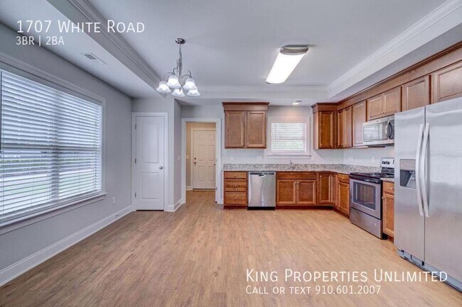 Building Photo - 1707 White Rd