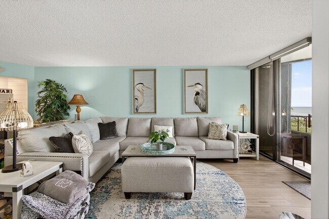 Building Photo - 9650 S Ocean Dr