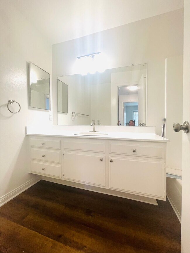 Building Photo - Todd Ranch Condo Welcome to the Todd Ranch Condo, 3-bedroom, 2-bathroom home located in the vibra...