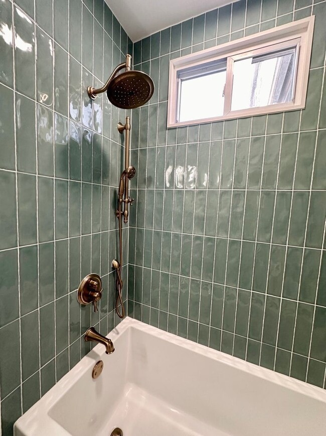 Building Photo - 715 N Beatty St