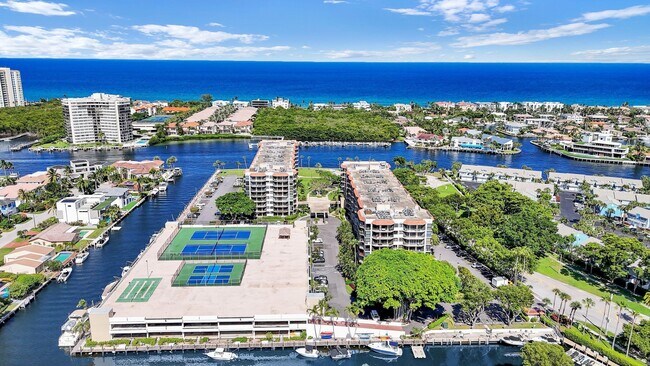 Building Photo - 899 Jeffery St