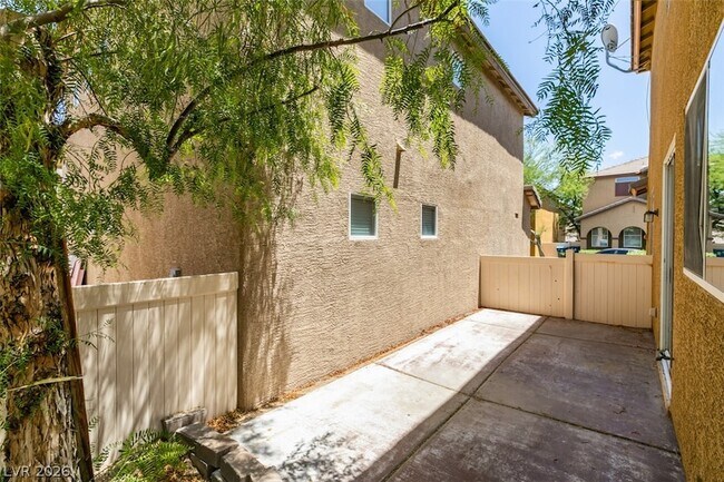 Building Photo - 6779 Winding Wood St