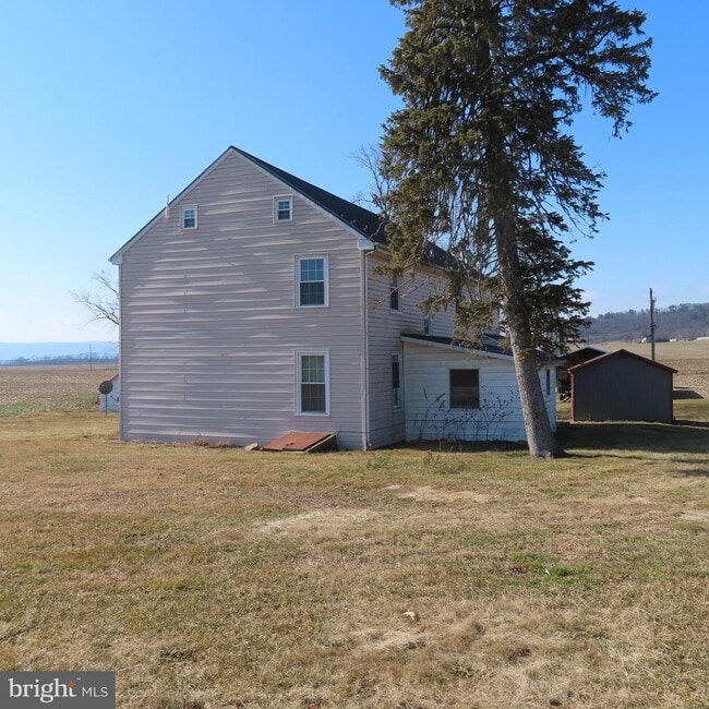 Building Photo - 1410 Gillan Dr