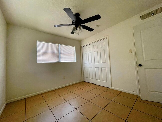 Building Photo - Comfortably Updated 4-Bedroom 2-Bathroom O...