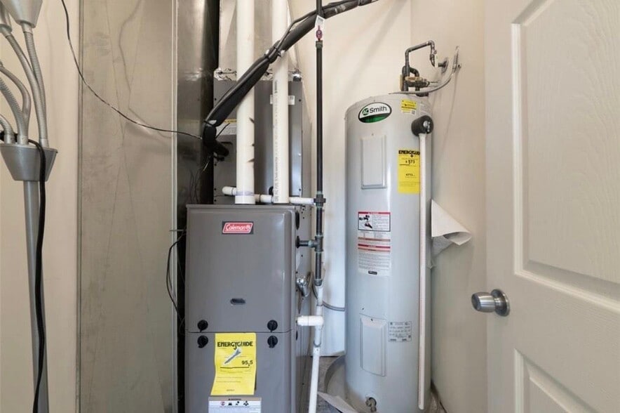 Building Photo - 14273 Shadywood Dr