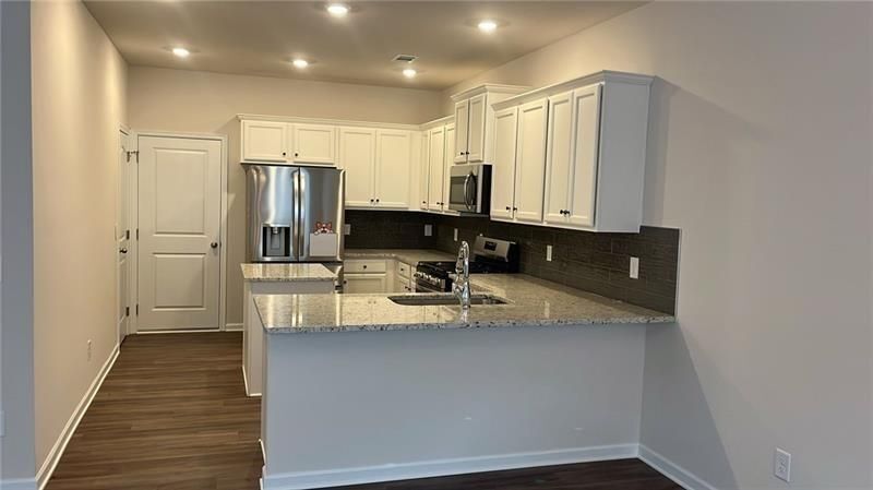 Building Photo - 105 Berry Dr