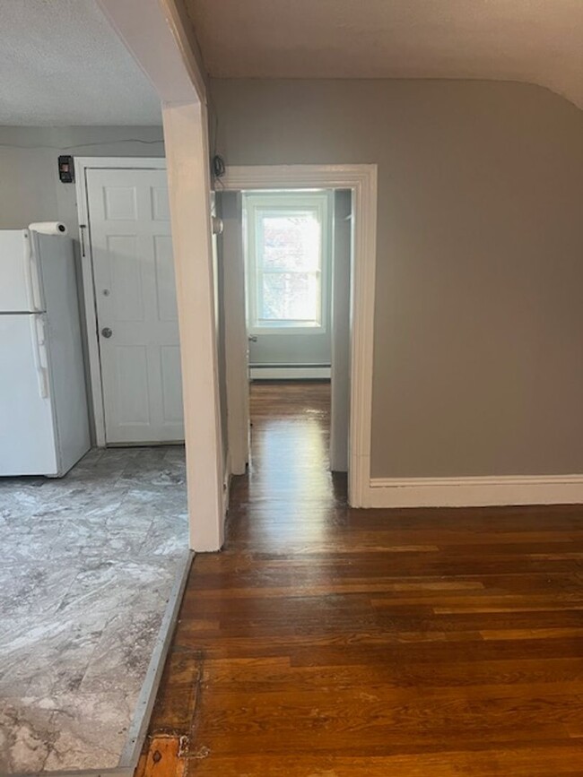 Building Photo - 72 Pocasset Ave