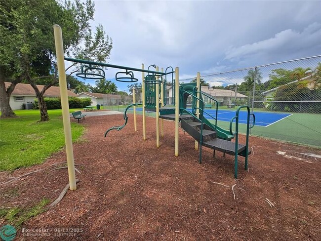 Building Photo - 2233 Nova Village Dr