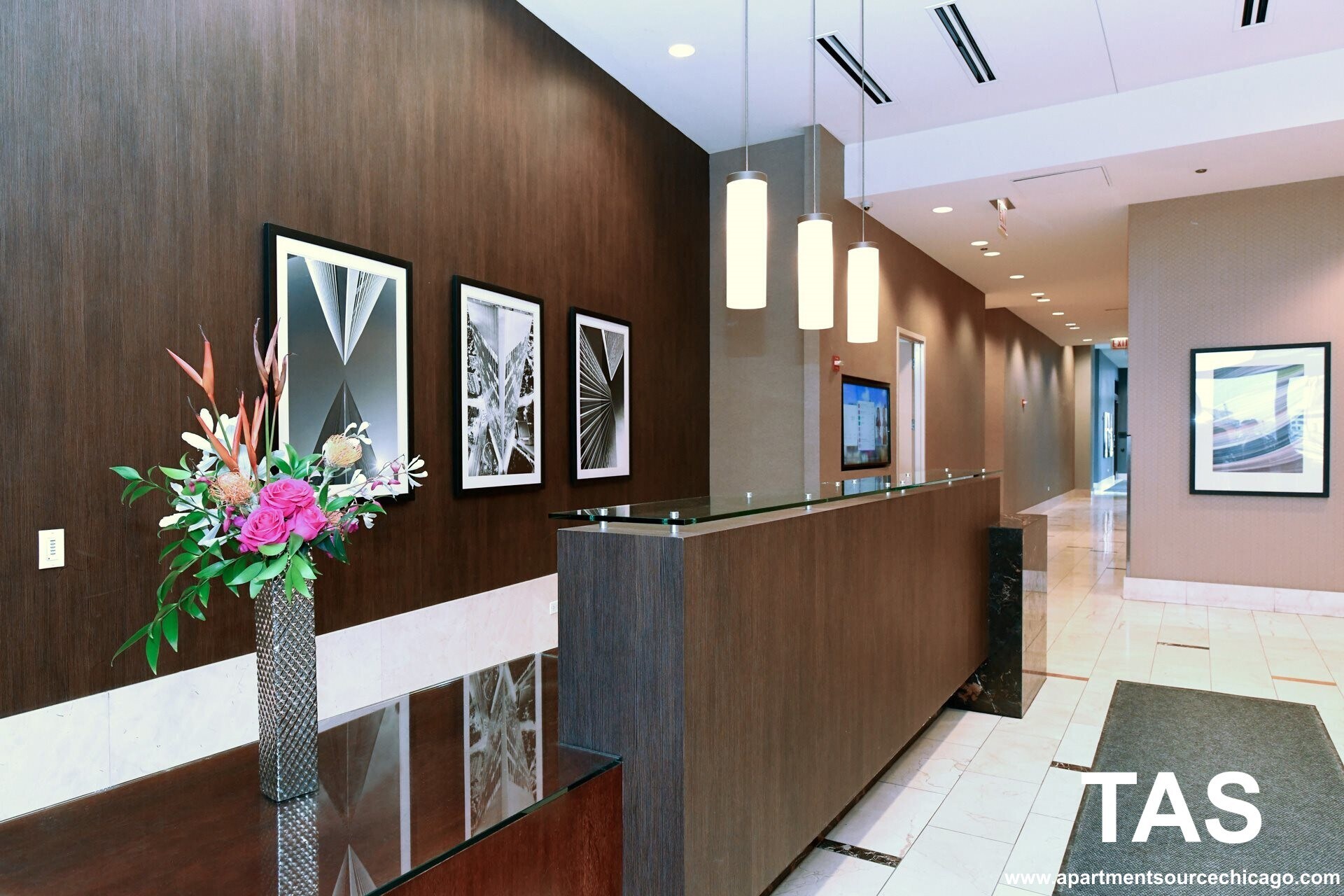 Building Photo - 353 N Desplaines St