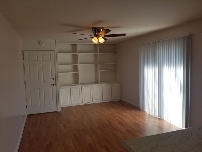 Building Photo - 577 Pinnacle Rd