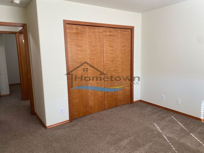Building Photo - Beautiful 4 Bed 2 Bath Home on Corner Lot ...