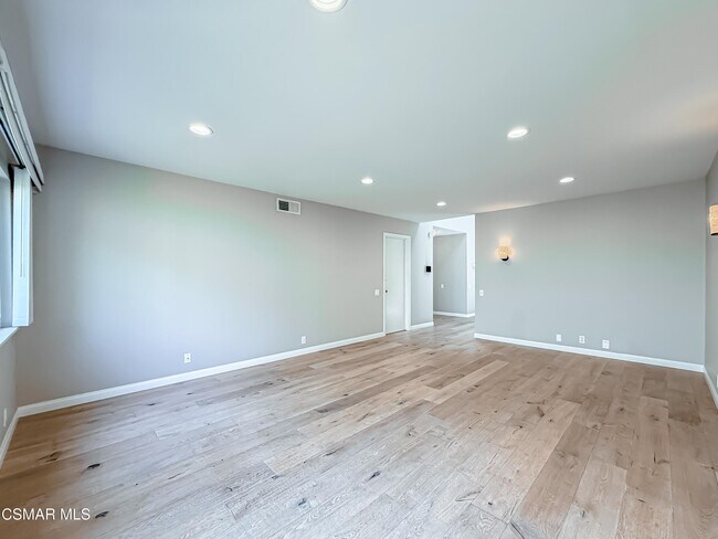 Building Photo - 360 N Greenmeadow Ave