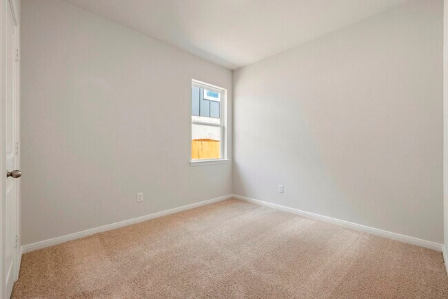 Building Photo - 7619 Thrips Ln