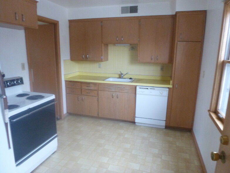 Kitchen - 9400 W North Ave