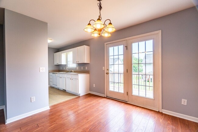 Building Photo - Beautiful one-level 3-Bedroom 2-Bath Ranch...