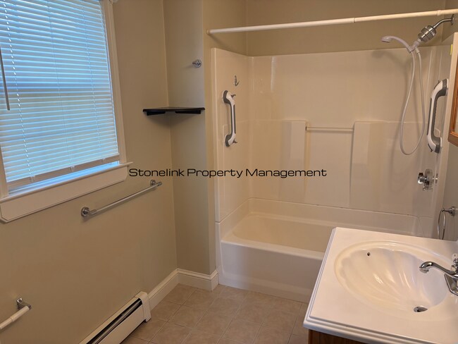 Building Photo - 293 State St