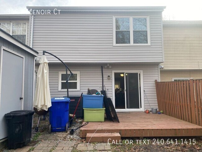 Building Photo - 3404 Elenoir Ct