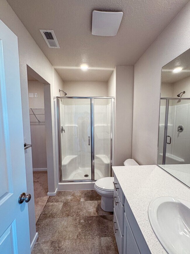 Building Photo - 4 Bedroom, 2 1/2 Bath Home in Marcola Meadows