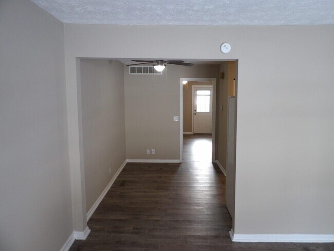 Building Photo - 176 Landings Dr