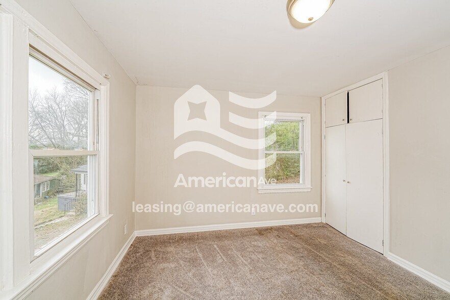 Building Photo - 624 Brunson Ave