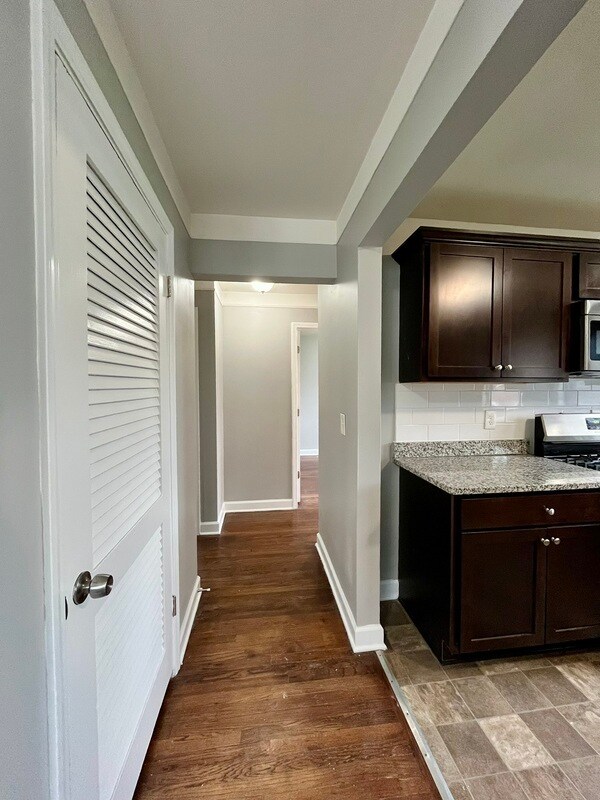 Building Photo - 4656 Detroit St