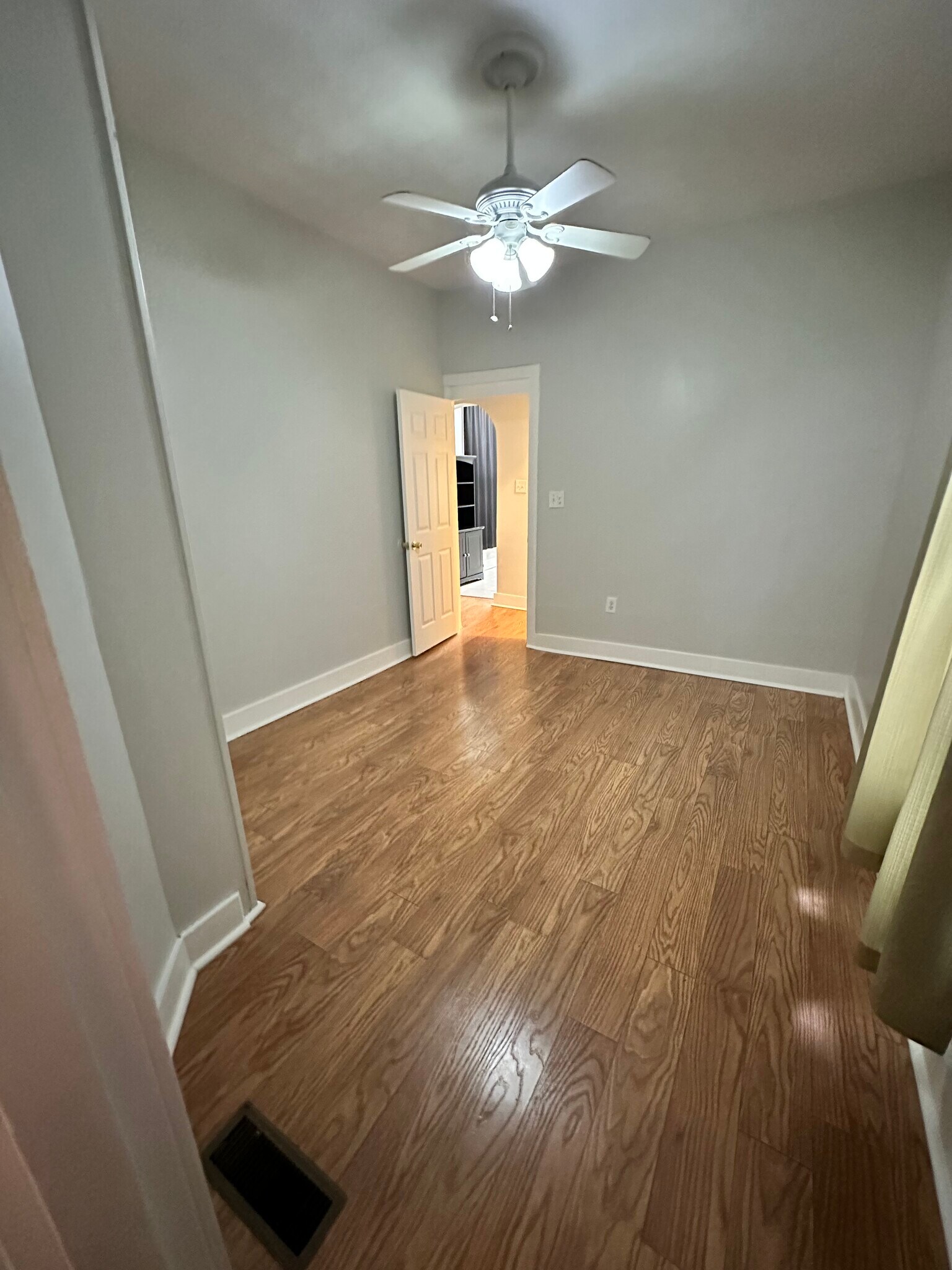 Building Photo - 211 Burns Ave