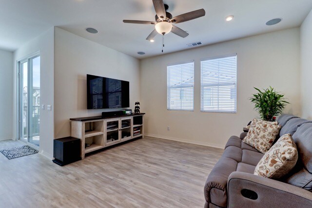 Building Photo - 54 Concepcion St