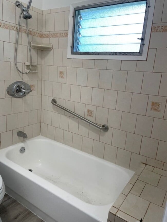 Building Photo - 673 Lawelawe St