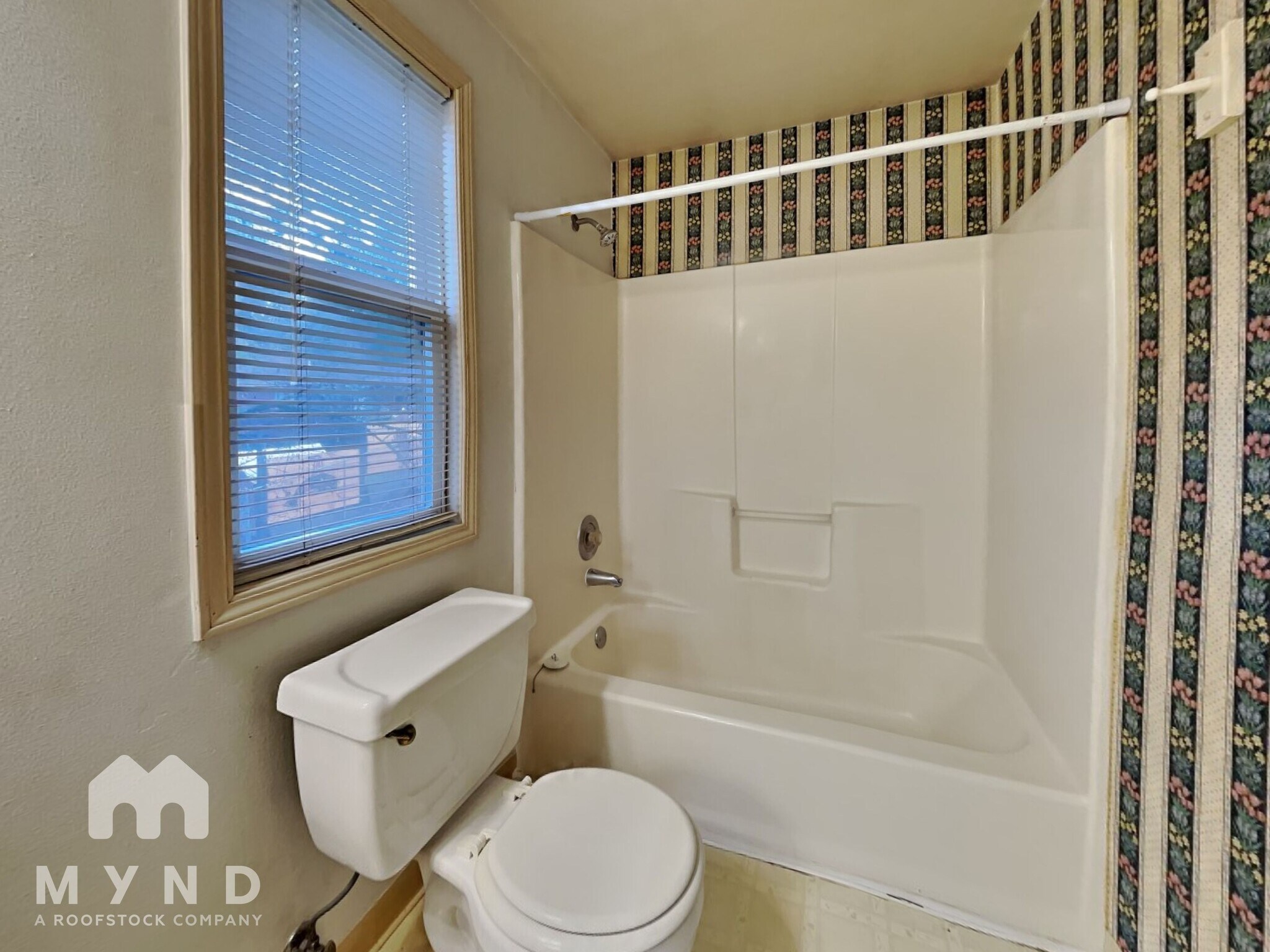 Building Photo - 11121 NE 92nd Cir