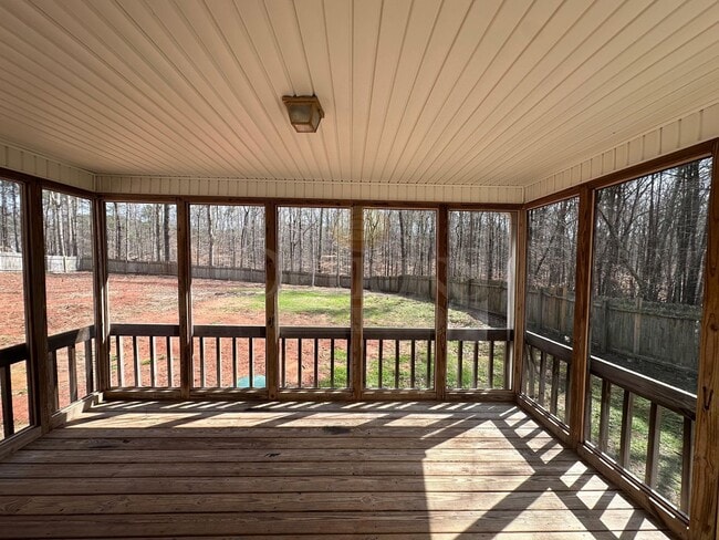 Building Photo - 4BR/3BA on Large Private Wooded Lot- Woodstock