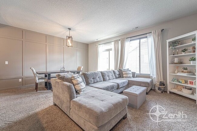 Building Photo - 5921 NE 48th St