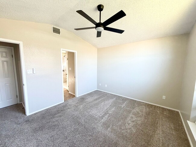 Building Photo - 3 Bedroom 2 Bath in Midway ISD